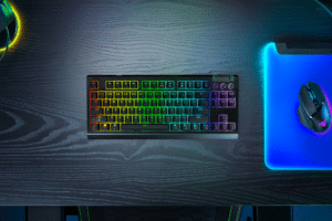 Razer lança BlackWidow V4 Tenkeyless HyperSpeed: teclado gamer sem fio com foco em desempenho e personalização