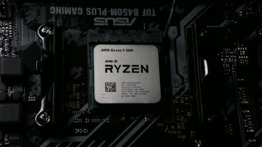 AMD prepara lançamento do Ryzen 9 9950X3D2 com 192 MB de cache L3, prometendo desempenho recorde para desktops