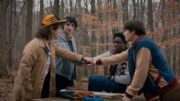 Stranger Things&nbsp;termina com recordes e debates acalorados: sucesso estrondoso, mas o final divide opiniões