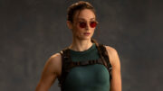 Sophie Turner surge pela primeira vez como Lara Croft em set da nova série de Tomb Raider