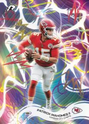 Topps lança no Brasil coleções de cartas da NFL com Patrick Mahomes, Dak Prescott e outros astros